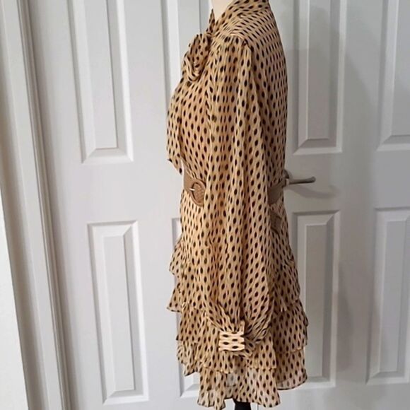 <<3/$30>> Chiffon Ruffled Dotted Mini Neutral Tan Gold - Picture 4 of 13